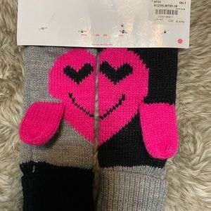 Little Miss matched girls heart mittens. New with tags!